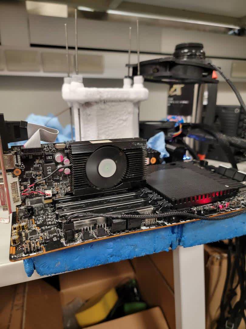Le processeur Threadripper Pro 5995WX d'AMD est overclocké et établit un nouveau record du monde Cinebench 3 1659632231 966 Le processeur Threadripper Pro 5995WX dAMD est overclocke et etablit