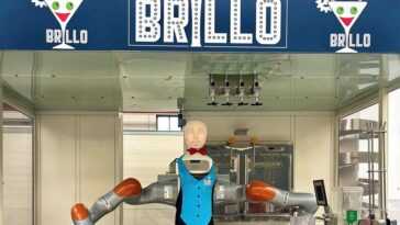 Voici Brillo, Le Robot Napolitain Qui Parle Et Prépare Des