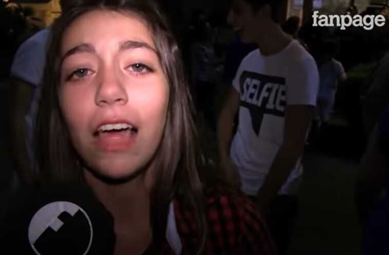 Qu'est-il arrivé à la fille du mème sur Justin Bieber : "Pourquoi pas Naples ?" 1 Qu'est Il Arrivé à La Fille Du Mème Sur Justin Bieber