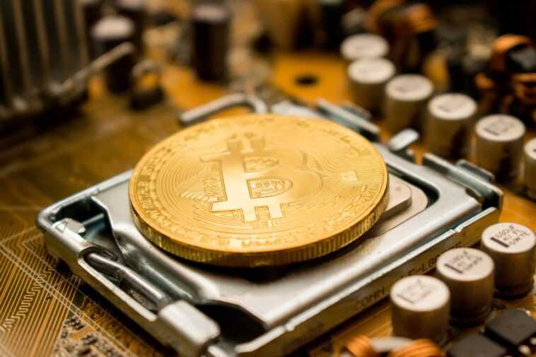 Les plus grandes sociétés minières Bitcoin ont perdu plus d'un milliard de dollars au dernier trimestre, certaines vendent des plates-formes minières pour rester à flot 1 Les Plus Grandes Sociétés Minières Bitcoin Ont Perdu Plus D'un
