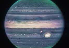 Les Aurores De Jupiter, De Minuscules Lunes Présentées Dans Les
