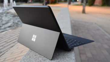 Microsoft prévoit d'unifier Surface Pro et Surface Pro X sous un seul produit 23 Microsoft Prévoit D'unifier Surface Pro Et Surface Pro X Sous