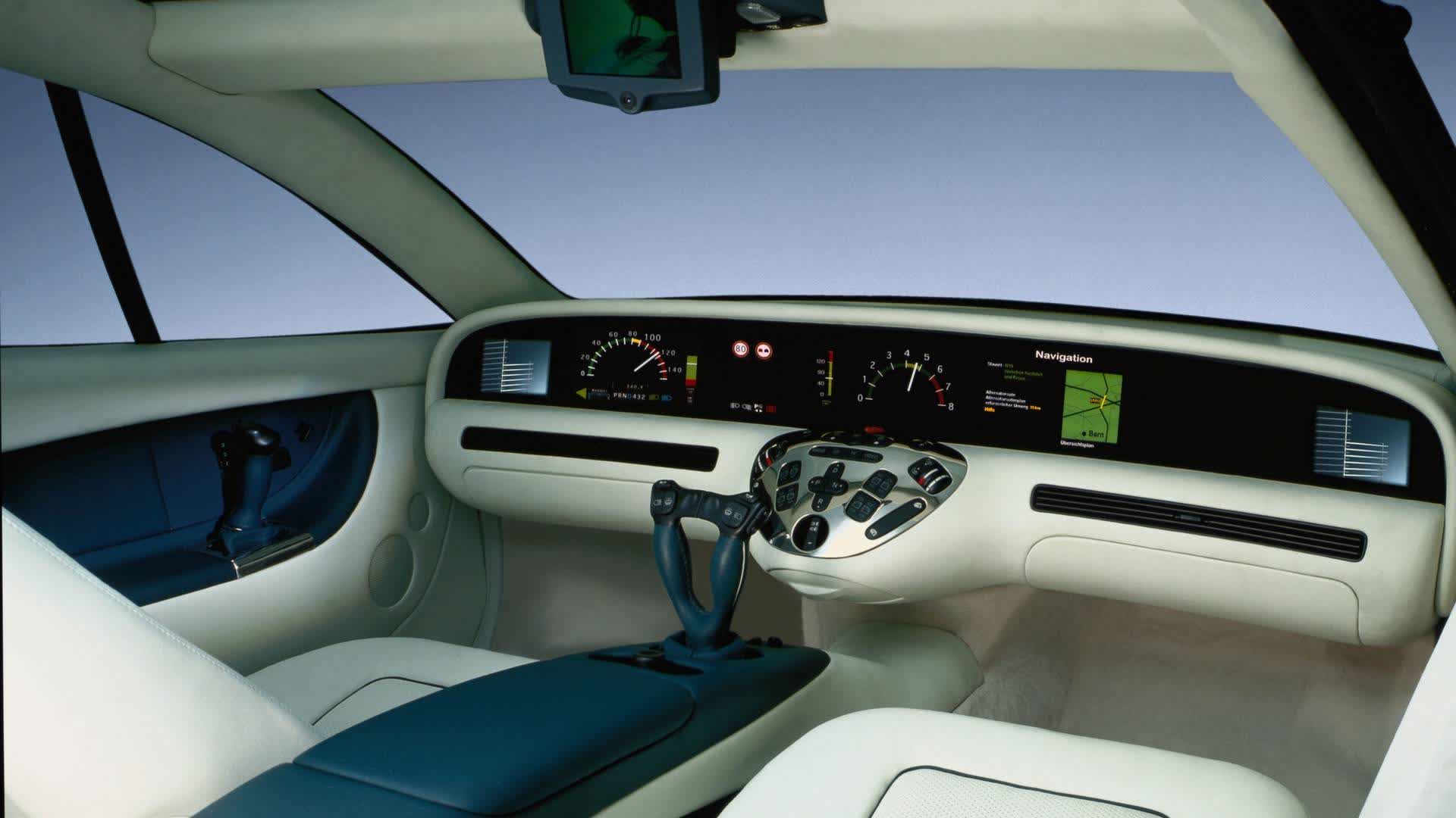 Ce concept Mercedes F200 avait des caméras pour les rétroviseurs latéraux et la direction par joystick... en 1996 2 Ce concept Mercedes F200 avait des cameras pour les retroviseurs