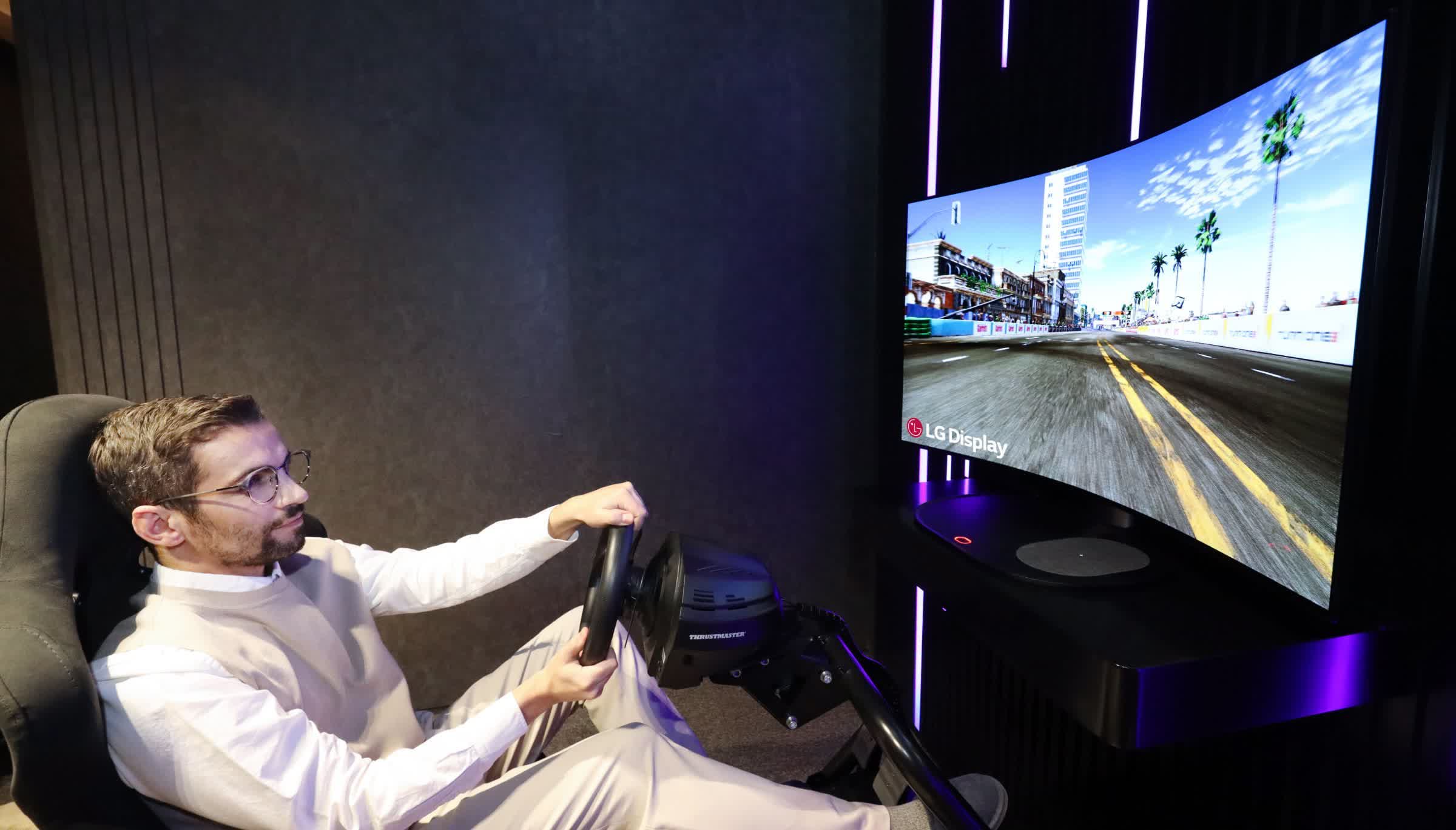 LG Display dévoile un panneau OLED de 97 pouces qui crée "cinématographique" Son 5.1 par vibration 2 LG Display devoile un panneau OLED de 97 pouces qui