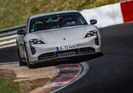 La Porsche Taycan Turbo S Dépasse La Tesla Model S