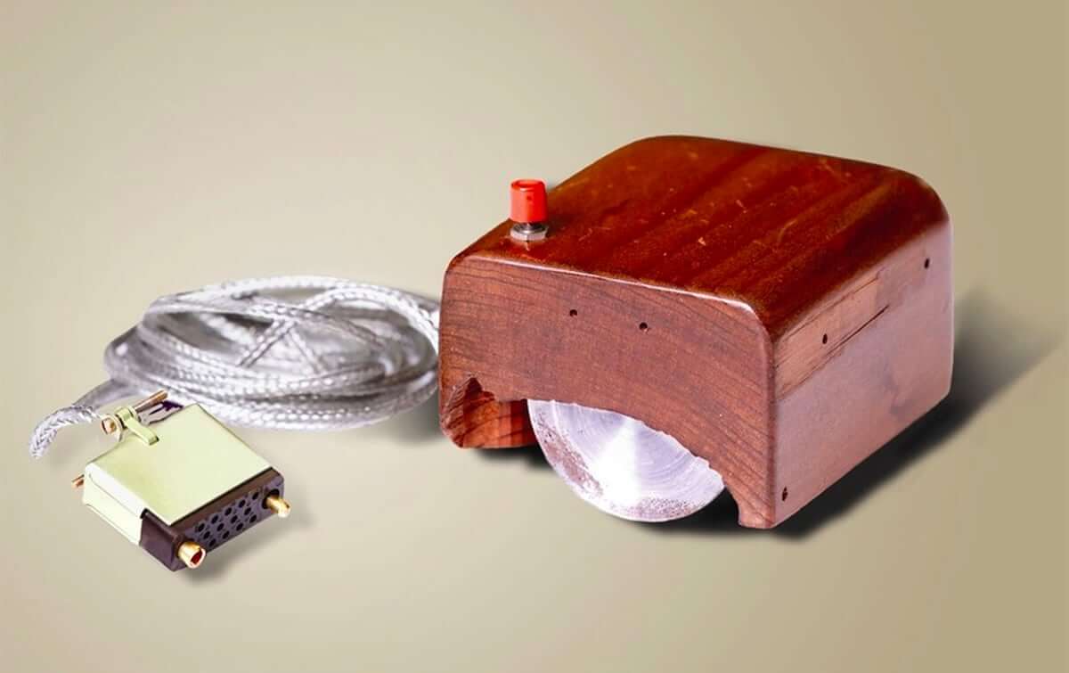 La première souris d'ordinateur : combien de boutons avait-elle ? 2 La premiere souris dordinateur combien de boutons avait elle