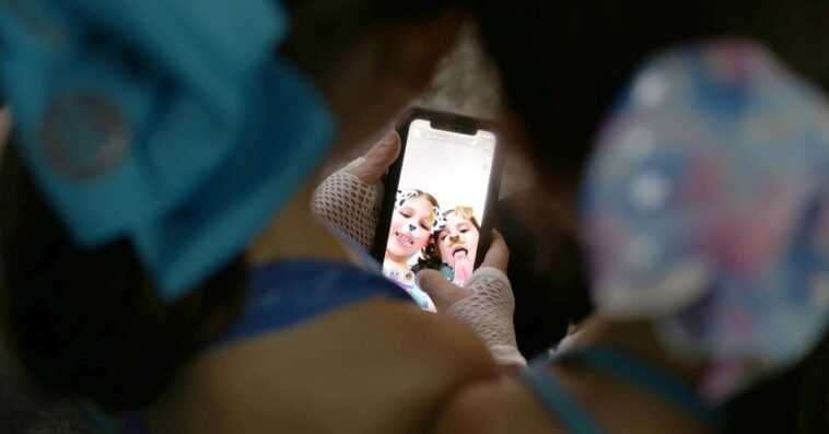Les contrôles parentaux de Snapchat sont enfin arrivés : peut afficher les contacts de chat, mais pas les messages 1 Les contrôles parentaux de Snapchat sont enfin arrivés : peut afficher les contacts de chat, mais pas les messages