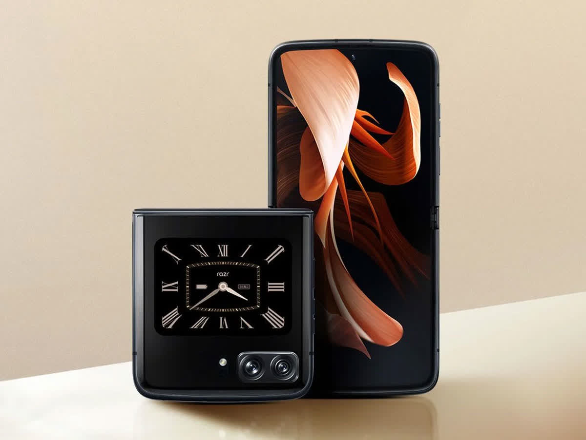 Motorola dévoile enfin le clapet Razr rafraîchi, mais en obtenir un pourrait être un défi 2 Motorola devoile enfin le clapet Razr rafraichi mais en obtenir