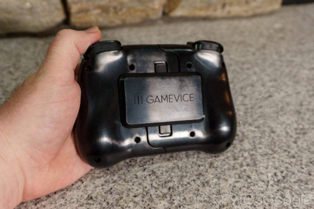 Pratique : Gamevice Flex apporte le confort du jeu à presque tous les téléphones dans presque tous les cas Arrière de Gamevice Flex, sous forme compacte