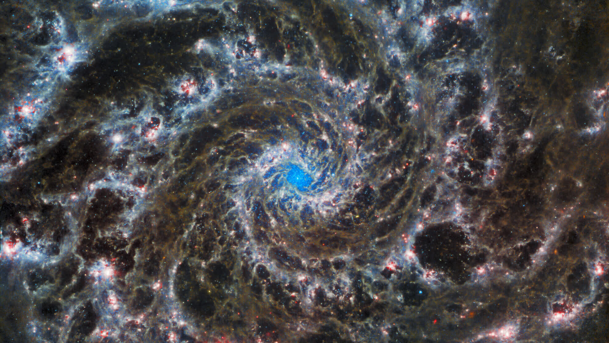 Webb et Hubble s'associent sur une image multispectre de Phantom Galaxy 2 Webb et Hubble sassocient sur une image multispectre de Phantom