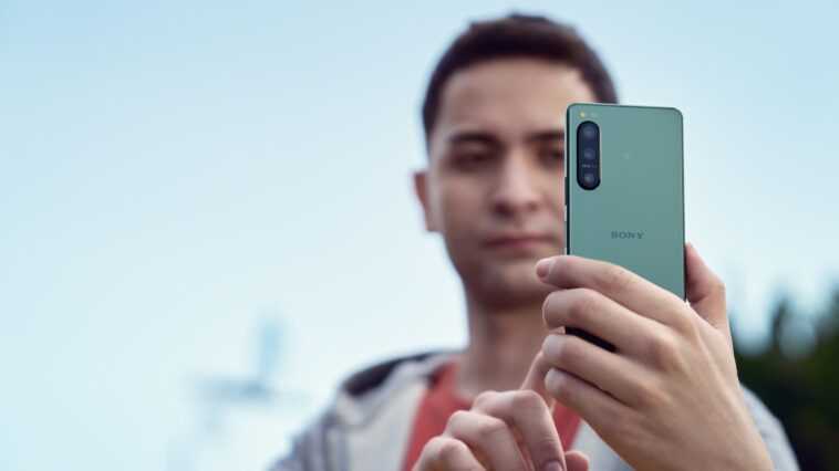 Le Xperia 5 IV de Sony est un téléphone compact avec une batterie de 5 000 mAh, un emplacement microSD et une socket casque 1 Le Xperia 5 Iv De Sony Est Un Téléphone Compact