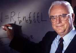 Le Scientifique Frank Drake, Pionnier De La Recherche Sur Les