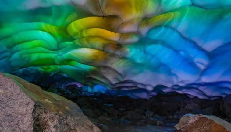 Parce que les grottes de glace arc-en-ciel sont merveilleuses mais mortelles 1 Parce Que Les Grottes De Glace Arc En Ciel Sont Merveilleuses Mais