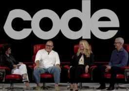 Tim Cook, Jony Ive et Laurene Powell Jobs parlent de l'héritage de Steve Jobs, de la conception de Tesla et bien plus encore
