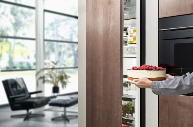 Donc, si jamais vous voulez remettre un gâteau au réfrigérateur... (Photo : Siemens)
