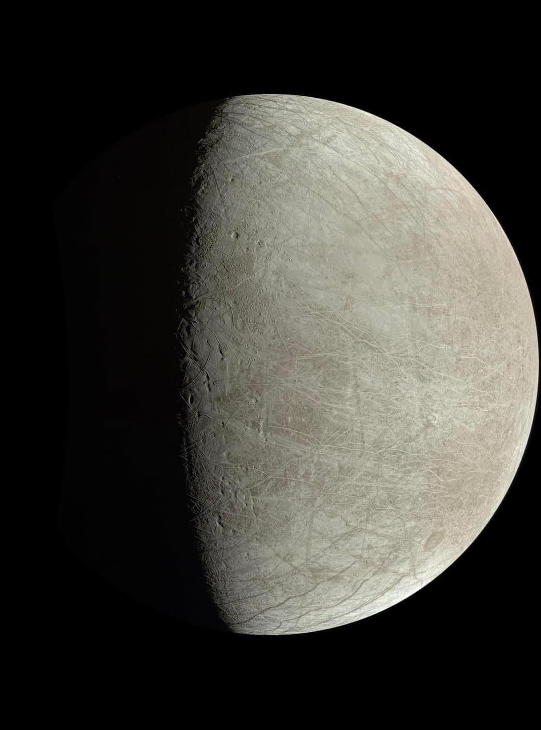 Les images les plus proches de l'Europe depuis 20 ans captées par la sonde Juno : les clichés à couper le souffle 4 Crédit : Crédit : NASA / SwRI / MSSS / Jason Perry