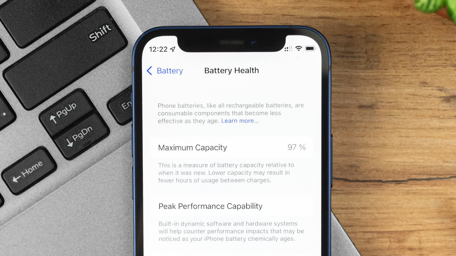 Apple augmente le coût de remplacement de la batterie de l'iPhone 14 de 43% 2 Apple augmente le cout de remplacement de la batterie de