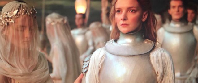 Les anneaux de pouvoir - quelle est la lumière brillante que Galadriel voit sur le navire en route vers Valinor ? 2 Galadriel sur le bateau pour Valinor