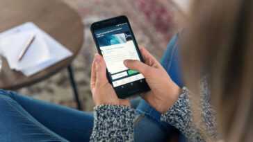 Etudiant : quel forfait choisir pour la rentrée ? 24 Mobile Etudiant Smartphone