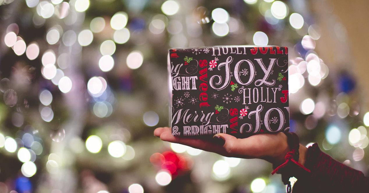 Pourquoi mon haut-parleur Alexa a-t-il une lumière jaune ? Qu'indique t-il ? 2 cadeaux de noël jeux vidéo