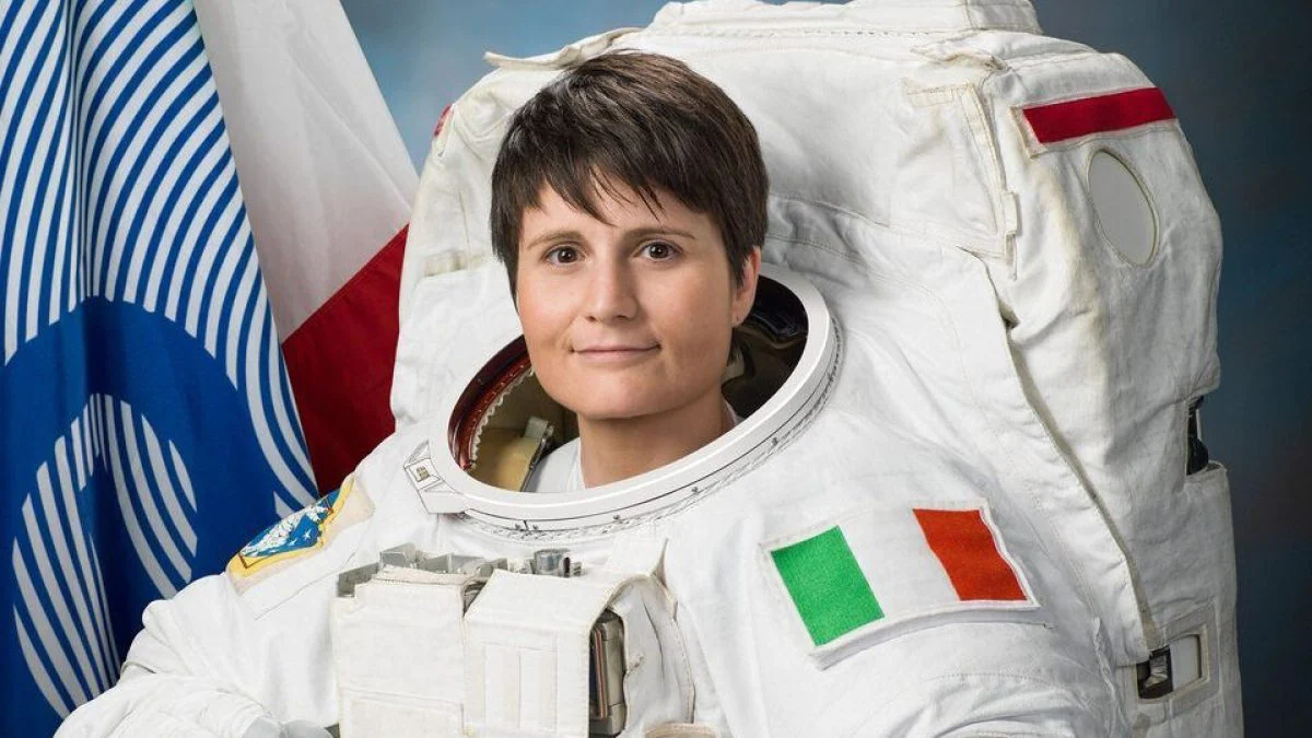 Samantha Cristoforetti est le commandant de l'ISS, la cérémonie d'aujourd'hui et le rite de la clé 2 Samantha Cristoforetti est le commandant de lISS la ceremonie daujourdhui