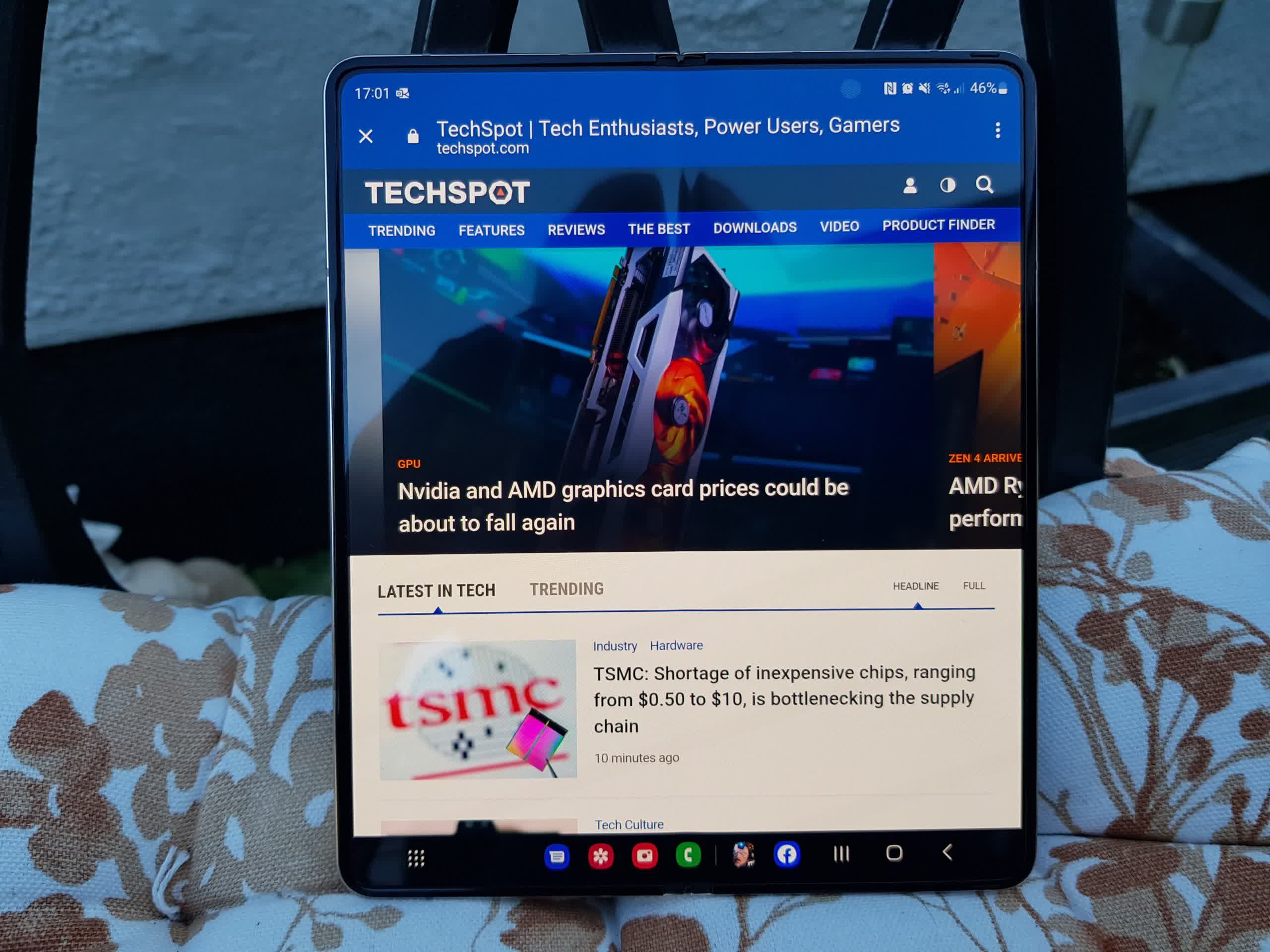 Les bénéfices trimestriels de Samsung ont atteint leur plus bas niveau en 8 ans alors que la demande de puces et de smartphones s'effondre 2 To Fold or Not to Fold Should You Buy the