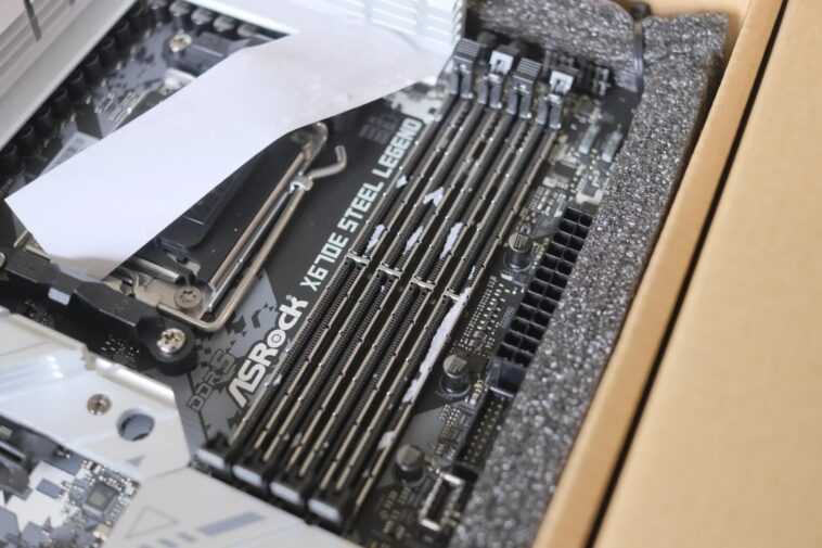 Asrock vous enverra une carte mère de remplacement si vous ne parvenez pas à retirer les stickers de vos sockets DIMM 1 Asrock Vous Enverra Une Carte Mère De Remplacement Si Vous