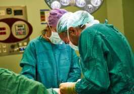 Malformation Rare De L'œsophage Des Enfants Résolue Avec Des Aimants