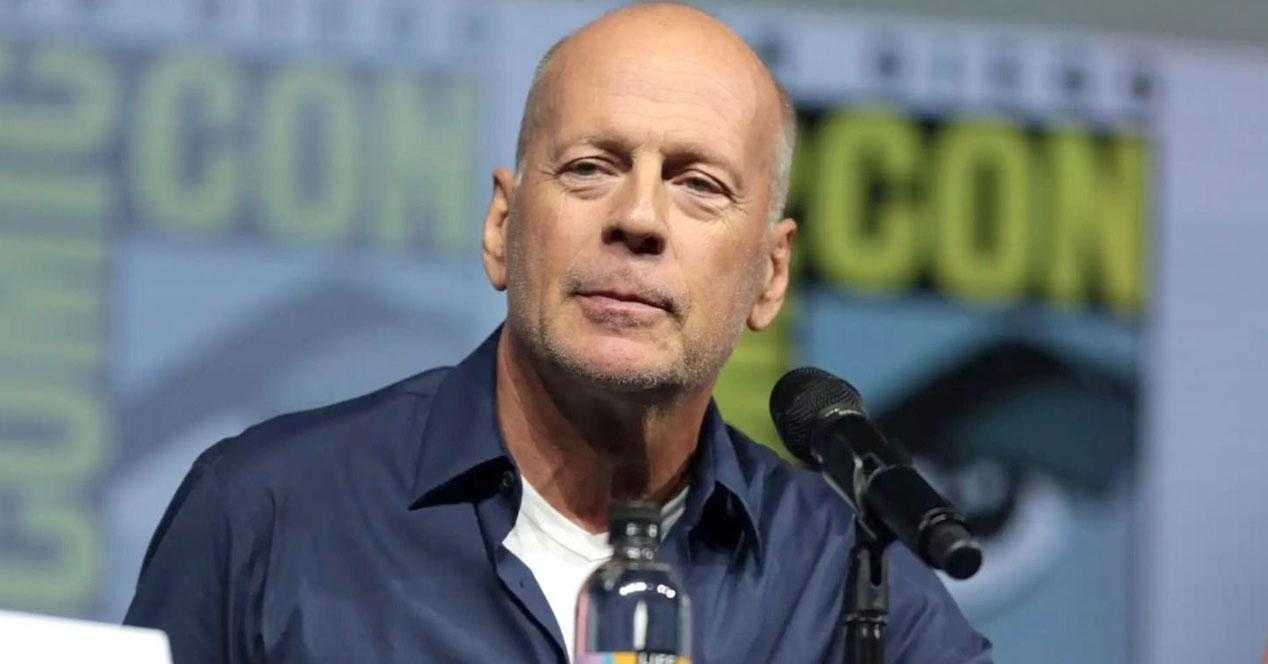 Non, Bruce Willis N'a Pas Vendu Les Droits De Son