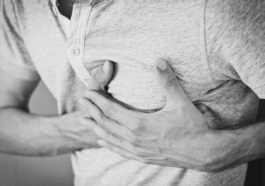 Le Cancer Du Sein Touche Aussi Les Hommes : L'histoire