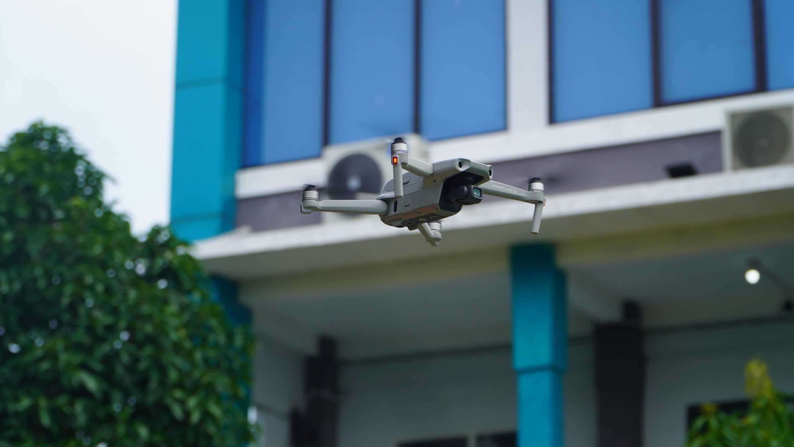 Les drones ont aidé les pirates à pénétrer à distance dans le réseau d'une entreprise financière 100 Les Drones Ont Aidé Les Pirates à Pénétrer à Distance