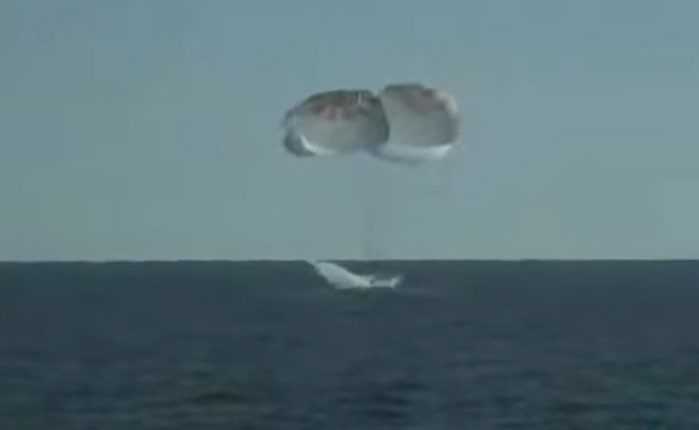 Samantha Cristoforetti est revenue sur Terre : la navette Crew Dragon a plongé dans l'Atlantique 1 Samantha Cristoforetti Est Revenue Sur Terre : La Navette Crew