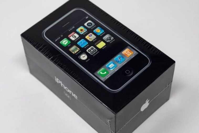 Un iPhone de 2007 a été vendu aux enchères pour 40 000 euros : comment savoir si vous aussi vous avez un trésor à la maison 1 Un Iphone De 2007 A été Vendu Aux Enchères Pour