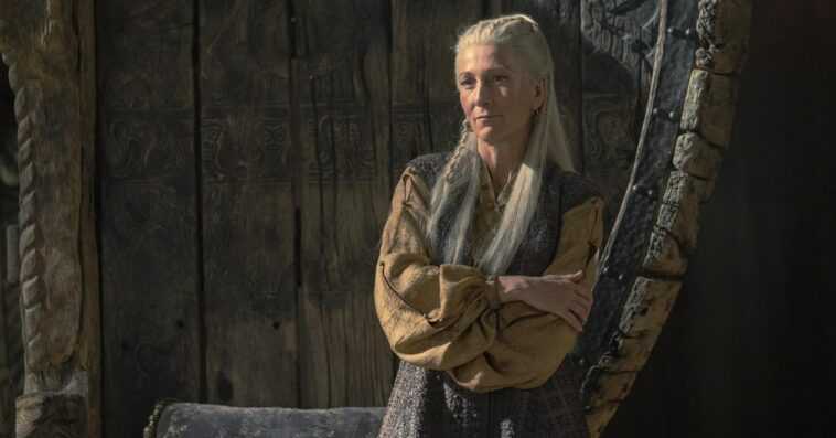 House of the Dragon : Pourquoi Rhaenys ne s'agenouille-t-il pas devant Rhaenyra ? 1 House Of The Dragon : Pourquoi Rhaenys Ne S'agenouille T Il Pas