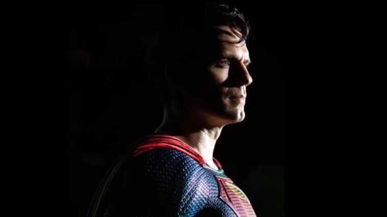 Henry Cavill officialise son retour en tant que Superman après avoir été déclaré "persona non grata" par Warner 1 Henry Cavill Officialise Son Retour En Tant Que Superman Après