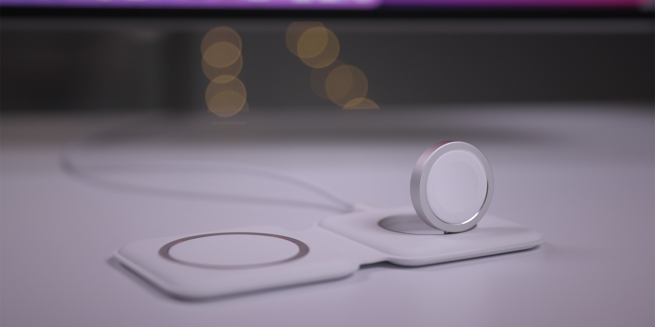 Les utilisateurs d'iPhone 14 Pro se plaignent d'un ajustement imparfait avec le chargeur MagSafe Duo d'Apple Les utilisateurs d'iPhone 14 Pro se plaignent d'un ajustement imparfait avec le chargeur MagSafe Duo d'Apple.
