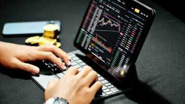 Dans quel pays la valeur monétaire est-elle la plus élevée ? 2 Ordinateur Portable Trading Tablette Clavier