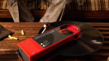 Audio-Technica ressuscite l'emblématique tourne-disque portable Sound Burger 26 Audio Technica Ressuscite L'emblématique Tourne Disque Portable Sound Burger