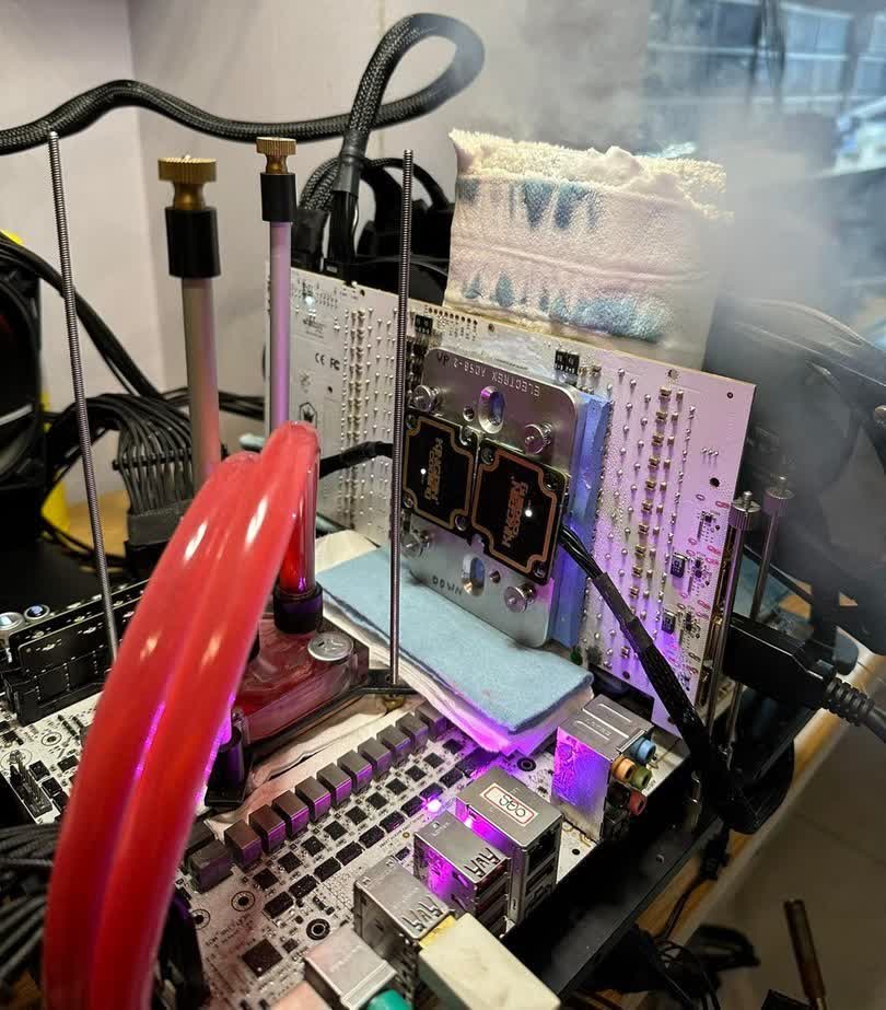 Galax RTX 4090 HOF est livré avec deux connecteurs 12VHPWR et une limite de puissance de 1 000 W, overclockée à plus de 3,7 GHz 3 1667506686 358 Galax RTX 4090 HOF est livre avec deux connecteurs 12VHPWR