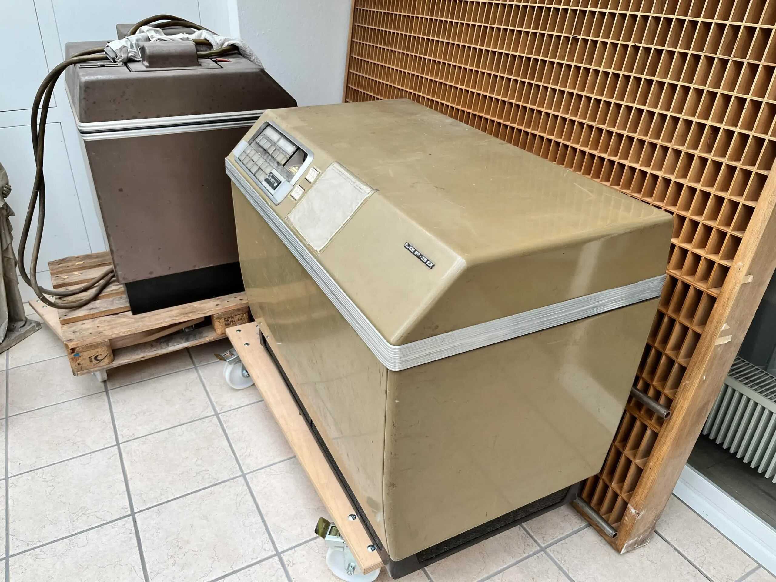 Redditor Découvre Un Ordinateur Extrêmement Rare De 1956 Dans Le