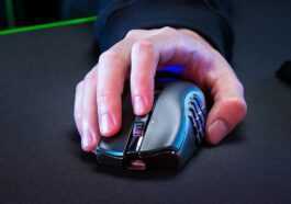 Le Razer Naga V2 Pro Est Livré Avec Une Molette