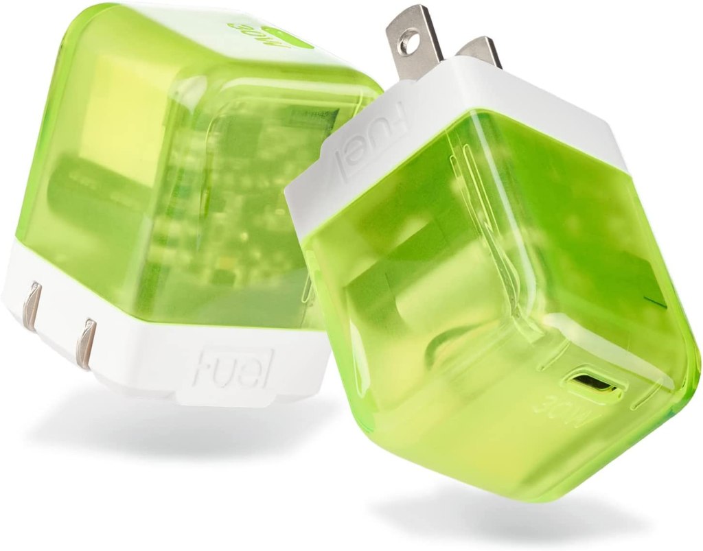 Les nouveaux chargeurs rétro USB-C 30 W de Case-Mate sont disponibles en quatre couleurs translucides inspirées de l'iMac G3 9 1668608111 277 Les nouveaux chargeurs retro USB C 30 W de Case Mate sont