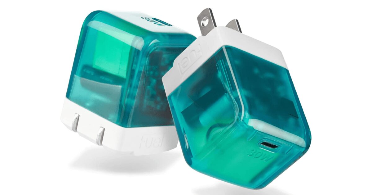 Les nouveaux chargeurs rétro USB-C 30 W de Case-Mate sont disponibles en quatre couleurs translucides inspirées de l'iMac G3