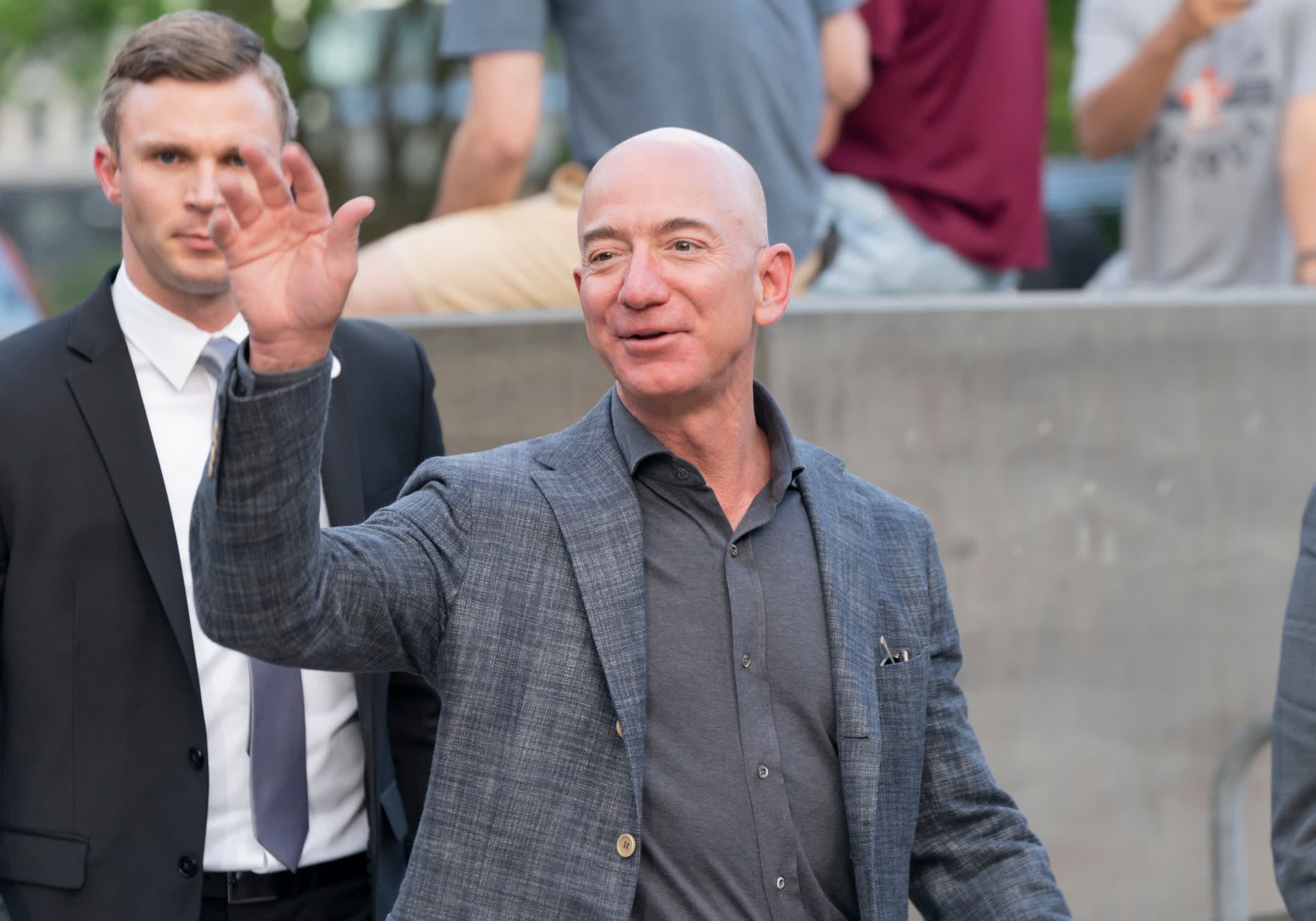 Le Milliardaire Jeff Bezos Conseille Aux Gens De Faire Attention