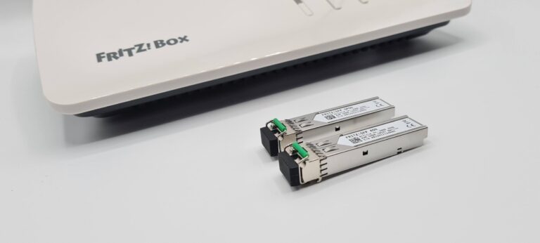 Comment connecter votre routeur à une connexion fibre optique 4 Les deux modules pour les différentes connexions fibre optique sont inclus avec la Fritzbox 5590. (Photo: Sven Wernicke)