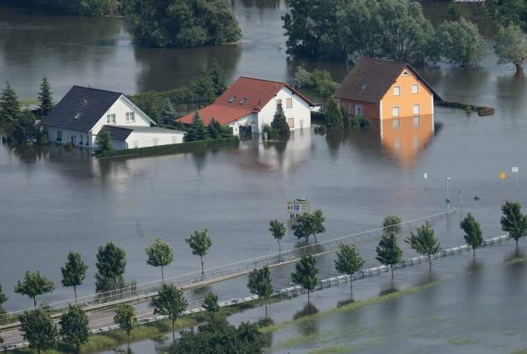 Dans le monde 3 catastrophes naturelles sur 4 causées par l'eau, déclenchées par le changement climatique 1 Dans Le Monde 3 Catastrophes Naturelles Sur 4 Causées Par