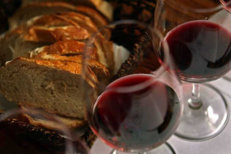 Le vin rouge peut également avoir des effets bénéfiques sur la mémoire et favoriser la santé du cerveau 1 Le Vin Rouge Peut également Avoir Des Effets Bénéfiques Sur