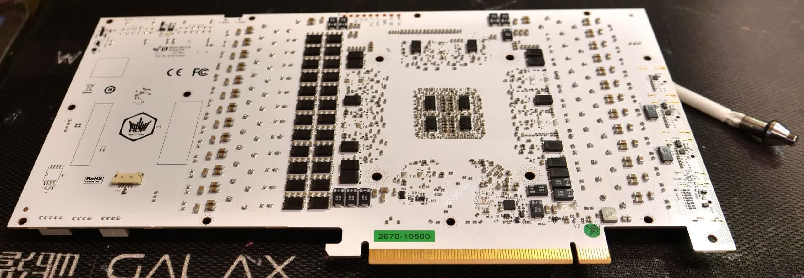 Galax RTX 4090 HOF est livré avec deux connecteurs 12VHPWR et une limite de puissance de 1 000 W, overclockée à plus de 3,7 GHz 2 Galax RTX 4090 HOF est livre avec deux connecteurs 12VHPWR