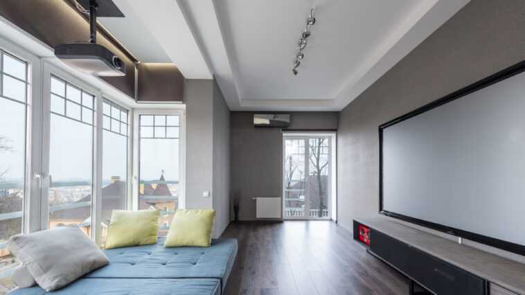 Fixation du projecteur au plafond : Voici comment procéder 1 Fixation Du Projecteur Au Plafond : Voici Comment Procéder