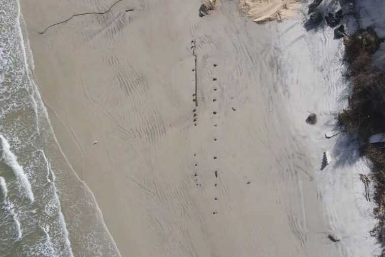 Un objet mystérieux vient d'être découvert sur une plage de Floride 1 Un Objet Mystérieux Vient D'être Découvert Sur Une Plage De